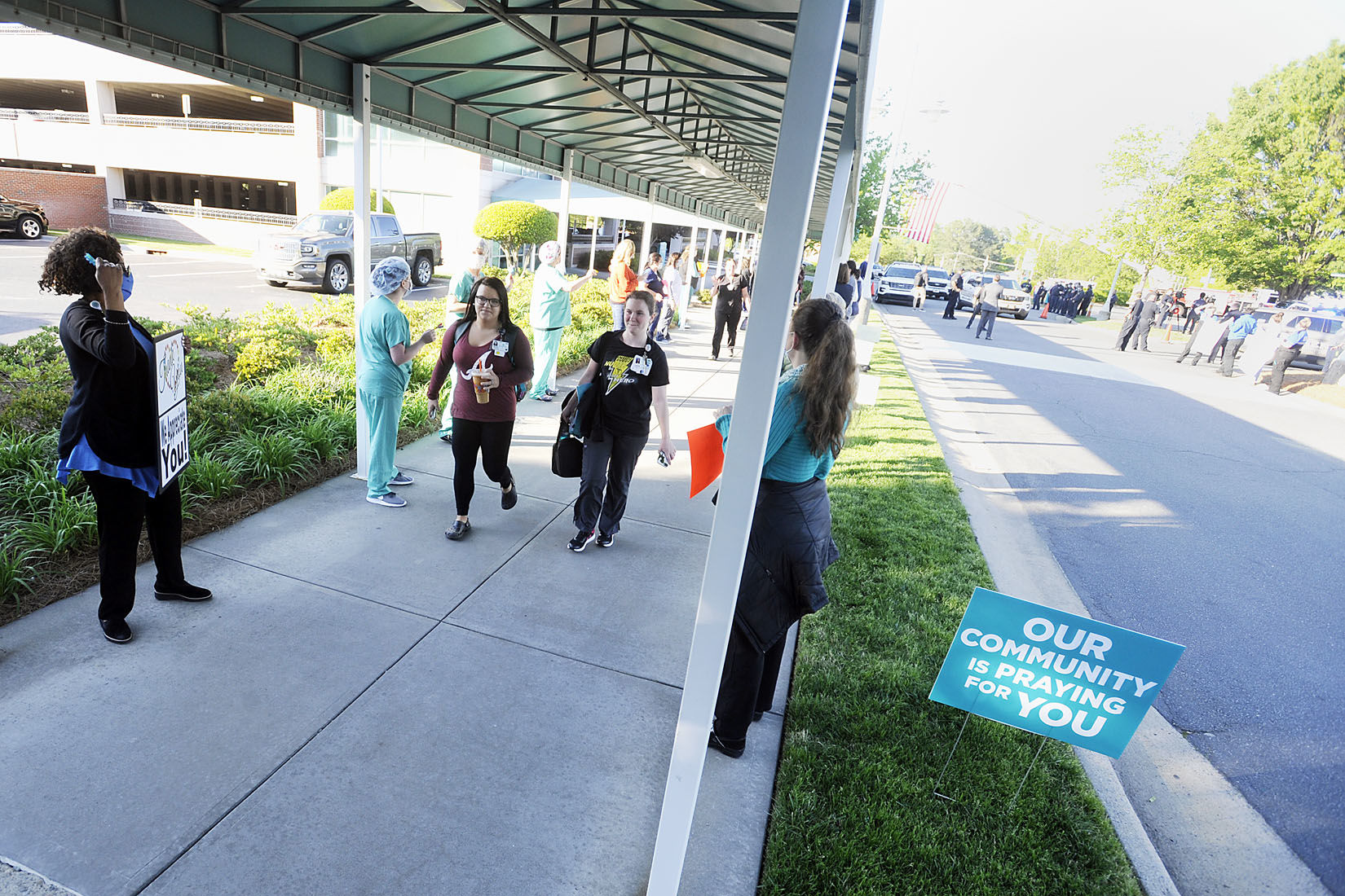 First Responders Salute Atrium Health Workers